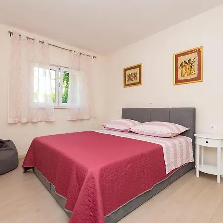 Ilija Apartman Tice